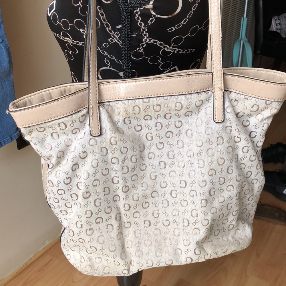 GUESS purse - Picture 6 of 6
